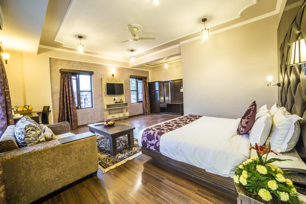 Palette - Solar Residency Hotel Srinagar  Luaran gambar