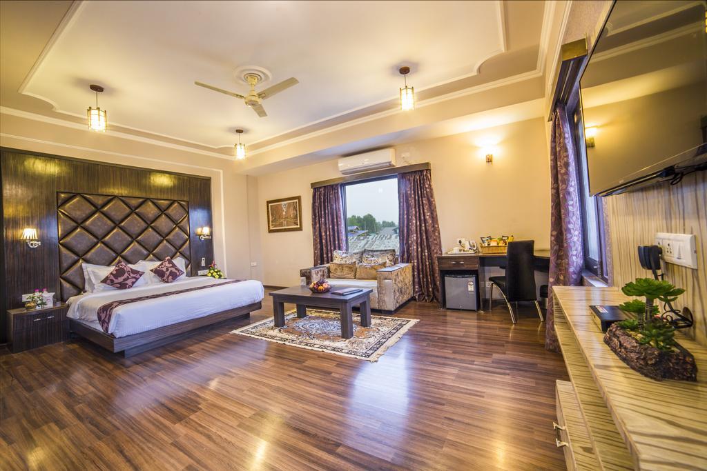 Palette - Solar Residency Hotel Srinagar  Luaran gambar