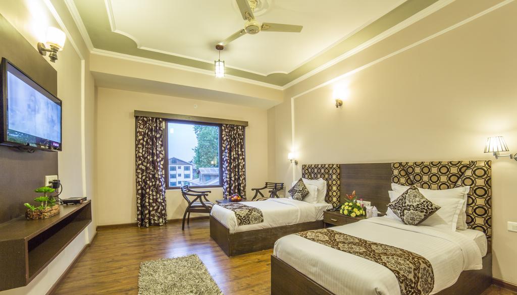 Palette - Solar Residency Hotel Srinagar  Luaran gambar