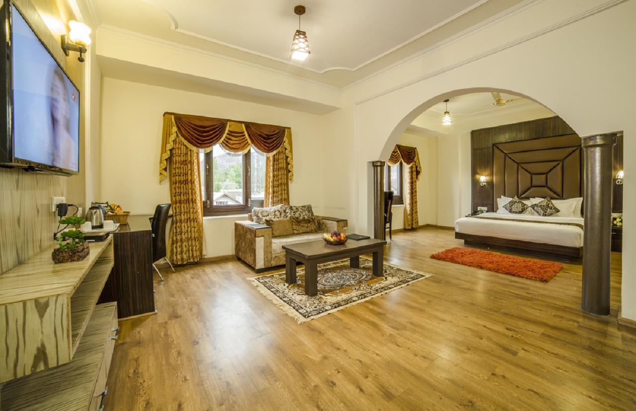Palette - Solar Residency Hotel Srinagar  Luaran gambar